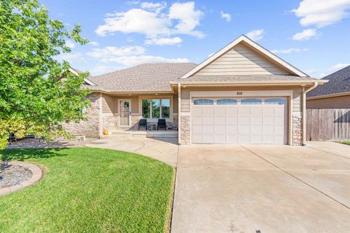 610 Quail Hollow Dr, Salina, KS, 67401-8925 | Card Image