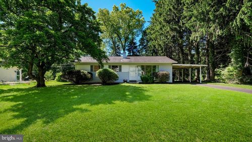 52 Cedar Dr, New Britain, PA, 18901-5227 | Card Image