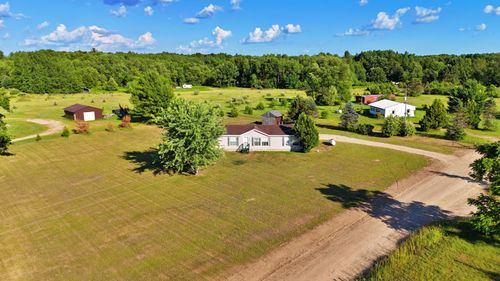 18827 10 Mile Rd, Stanwood, MI, 49346-9570 | Card Image
