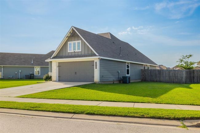 2099 Positano Loop, House other with 3 bedrooms, 2 bathrooms and 2 parking in Bryan TX | Image 4
