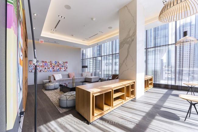 2104 - 10 York St, Condo with 2 bedrooms, 1 bathrooms and null parking in Toronto ON | Image 29