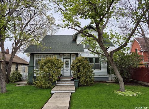 244 3rd Ave Nw, Swift Current, SK, S9H0S1 | Card Image