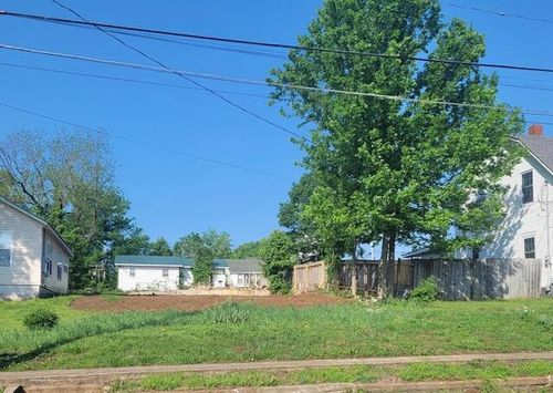 208 S 6th St, Thayer, MO, 65791-1319 | Card Image