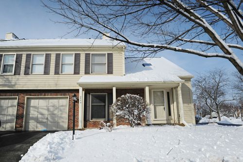 2549 College Hill Cir, Schaumburg, IL, 60173-5205 | Card Image