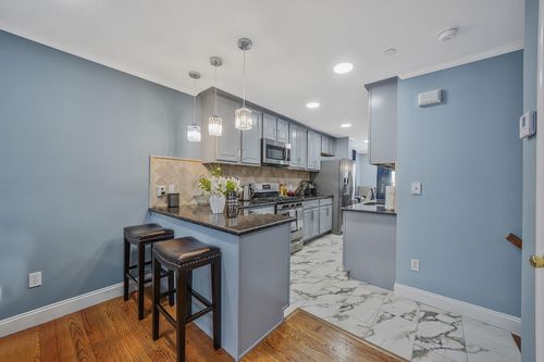 unit-10-531 Ray St, Freeport, NY, 11520-5289 | Card Image