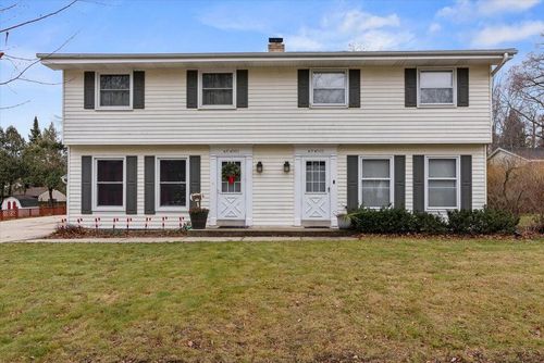 N39W5483 Wilshire Drive, Cedarburg, WI, 53012 | Card Image