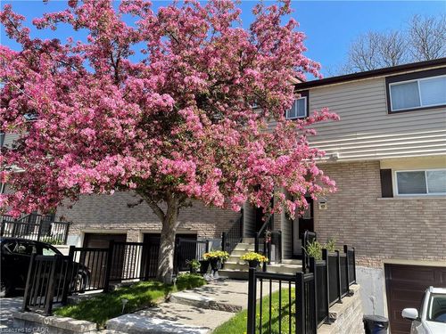 17a-1550 Garth St, Hamilton, ON, L9B1T3 | Card Image