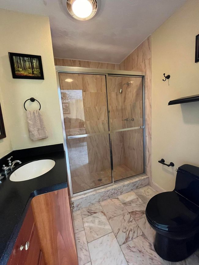 3rd fl Bathroom | Image 26