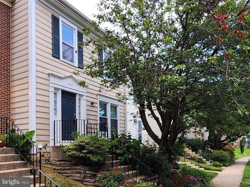 5840 Westwater Ct, CENTREVILLE, VA, 20121-3055 | Card Image