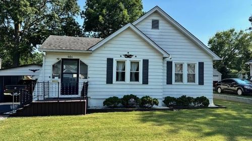 501 W Dakota St, Butler, MO, 64730-1913 | Card Image