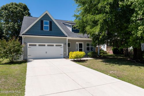 211 Derby Downs Dr, Sneads Ferry, NC, 28460-9398 | Card Image