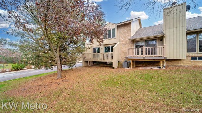 4013 Foxpointe Dr, Condo with 2 bedrooms, 3 bathrooms and null parking in West Bloomfield MI | Image 30