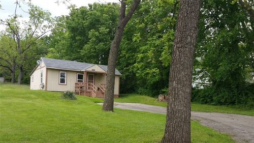 15918 & 15922 E Truman Road, Independence, MO, 64050 | Card Image