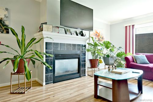 26313 Franklin Pointe Dr, Southfield, MI, 48034-5622 | Card Image