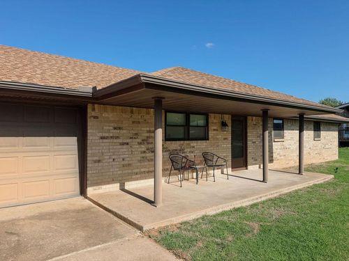 703 N Vernon Ave, Hinton, OK, 73047-9198 | Card Image