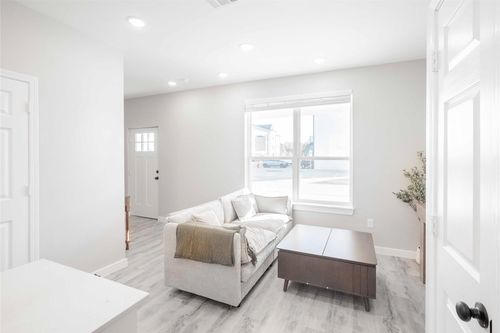 5105-2414 Penick Rd, Waller, TX, 77484-7530 | Card Image