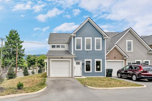 140 W Calhoun St, Salem, VA, 24153-3671 | Card Image