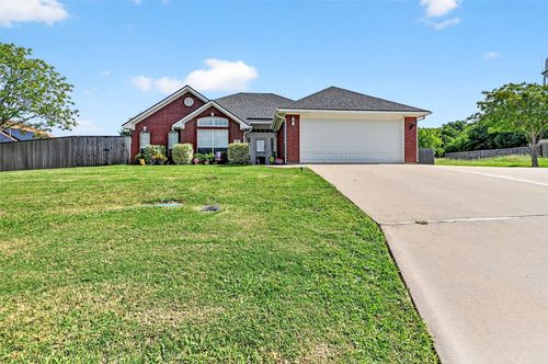 218 Bryant St, Pottsboro, TX, 75076-3092 | Card Image