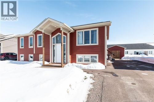 76 Sebastien St, Shediac, NB, E4P0L7 | Card Image