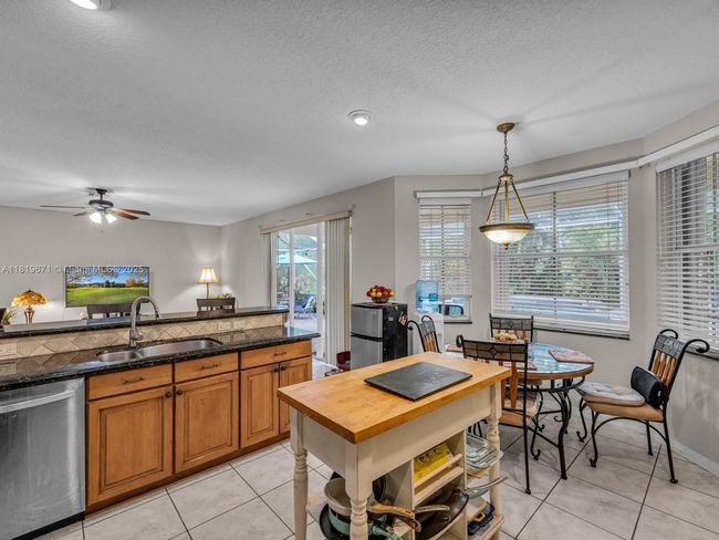 4209 Pinewood Ln, House other with 5 bedrooms, 4 bathrooms and null parking in Weston FL | Image 25