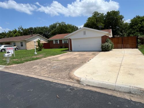 6400 Carousel Dr, Watauga, TX, 76148-2811 | Card Image