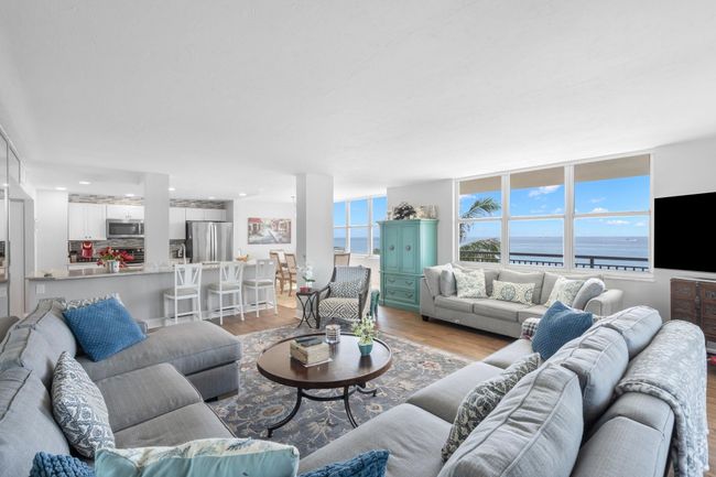 APT-214 - 1147 Hillsboro Mile, Condo with 2 bedrooms, 2 bathrooms and null parking in Hillsboro Beach FL | Image 11