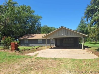 419739 E 1120 Road, House other with 3 bedrooms, 2 bathrooms and null parking in Checotah OK | Image 1