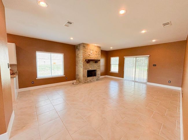 B - 168 Uplift, Townhouse with 2 bedrooms, 2 bathrooms and null parking in Horseshoe Bay TX | Image 5