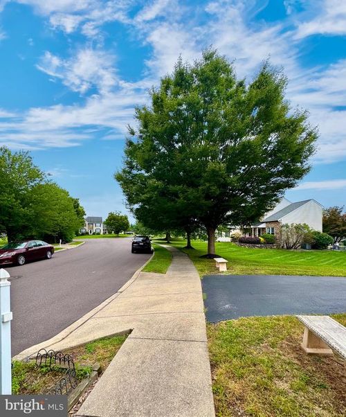 22 Windy Knoll Dr, Royersford, PA, 19468-3223 | Card Image