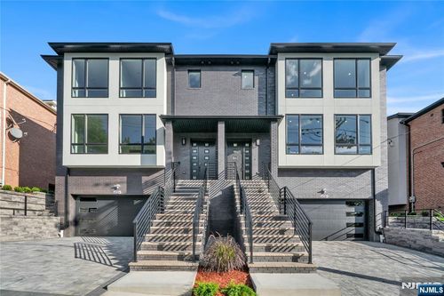 428 6th St, Palisades Park, NJ, 07650-2301 | Card Image