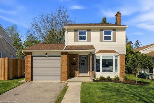 16 Thornbush Cres, Waterloo, ON, N2T1B2 | Card Image