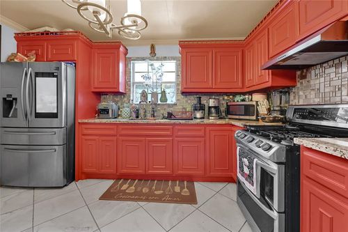 1318 Des Jardines St, Houston, TX, 77023-3719 | Card Image