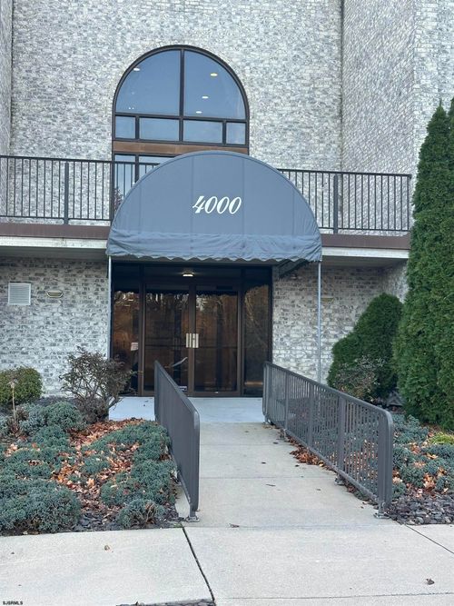 4208-4208 Dolphin Ave, Northfield, NJ, 08225-2585 | Card Image