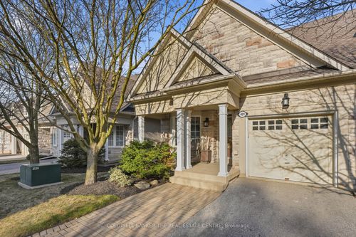401 Terry Carter Crescent, Newmarket, ON, L3Y9G2 | Card Image