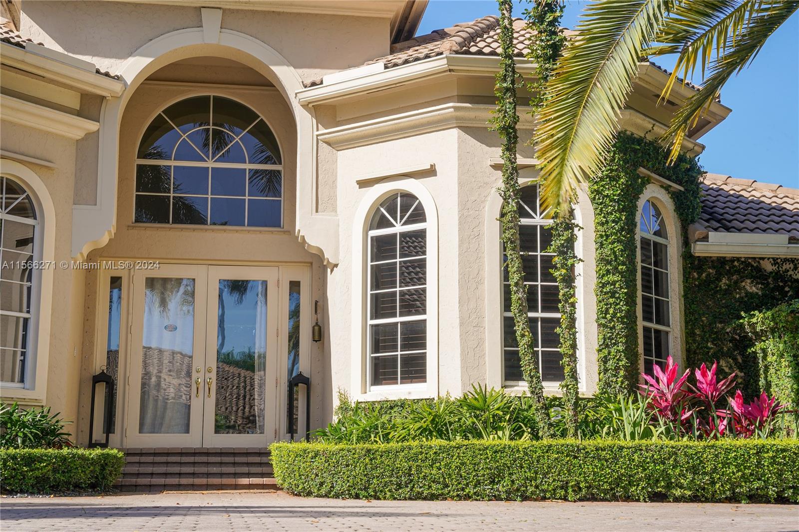 Provence Ct, Weston, FL 33327