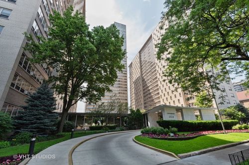 2309-3950 Lake Shore Dr, Chicago, IL, 60613-3472 | Card Image