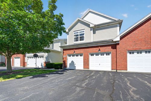 199 Dorset Ave, Oswego, IL, 60543-6055 | Card Image