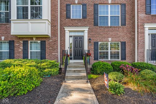 9058 Mercer Dr, Fishers, IN, 46038-3400 | Card Image