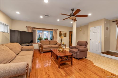 92-24 219th St, Queens Village, NY, 11428-1851 | Card Image