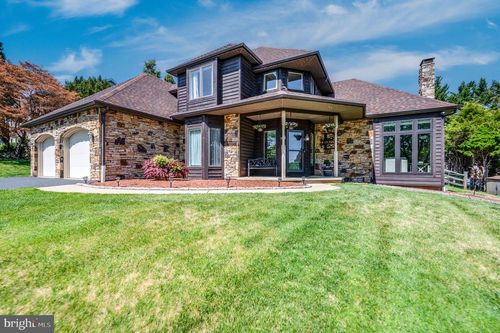 24 Sycamore Dr, Reading, PA, 19606-9542 | Card Image