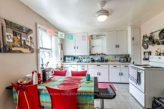 123 Krug St, Home with 5 bedrooms, 3 bathrooms and 3 parking in Kitchener ON | Image 36