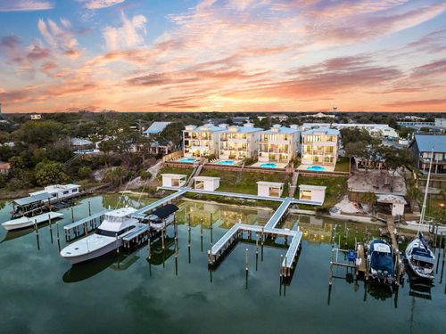 714 Harbor Blvd, Destin, FL, 32541-2506 | Card Image