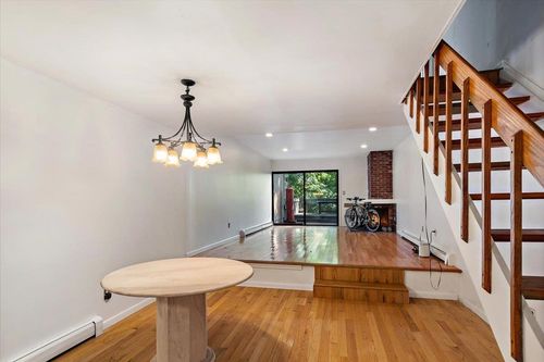 104 Round Hill Rd, Dobbs Ferry, NY, 10522-3305 | Card Image