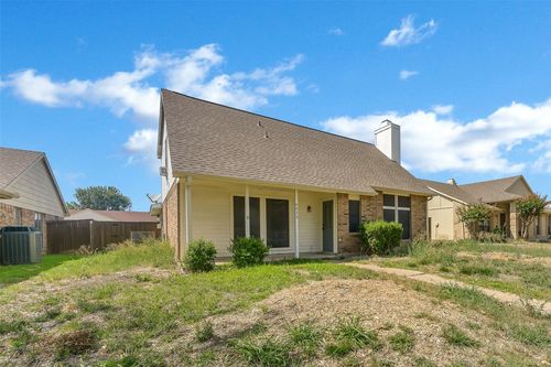 6832 Younger Dr, The Colony, TX, 75056-3509 | Card Image