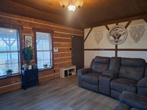 199 Dixon Ln, Waynesboro, TN, 38485-3912 | Card Image