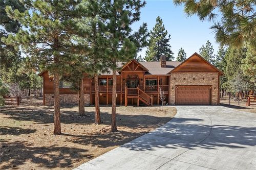 1039 Heritage Trl, Big Bear City, CA, 92314-8835 | Card Image