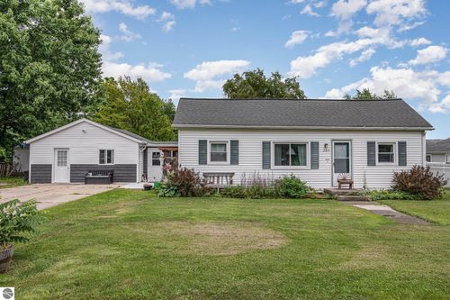 209 S Park St, Ashley, MI, 48806-5106 | Card Image