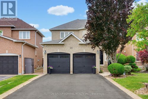 27 Pine Hollow Cres, Maple, ON, L6A2L6 | Card Image
