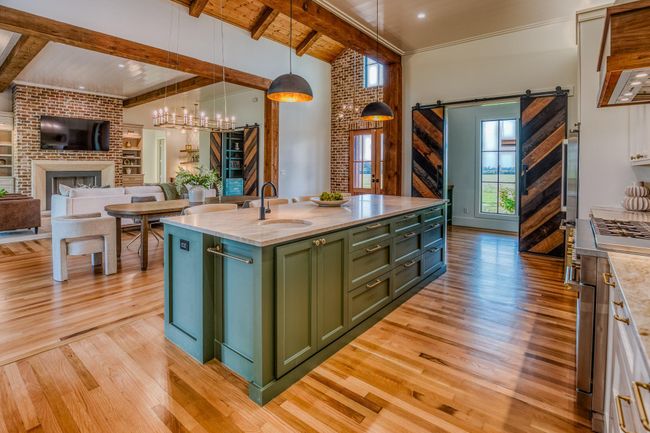 104 Hartfield Rd, Home with 4 bedrooms, 5 bathrooms and 3 parking in Round Top TX | Image 12