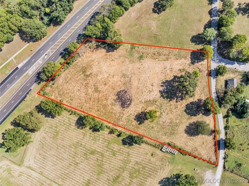 409 W Main St, Davis, OK, 73030-1753 | Card Image